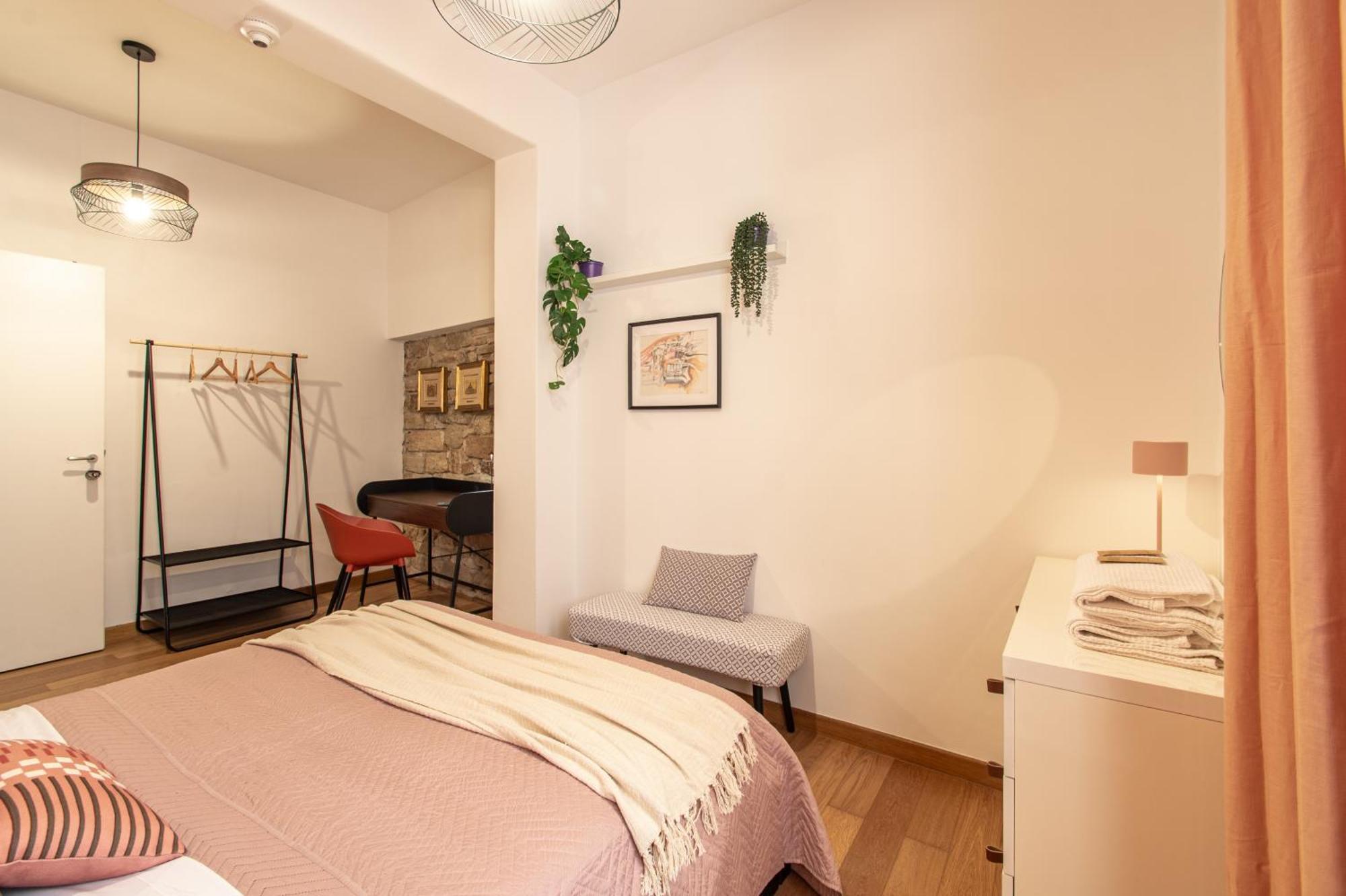 Wellstay Downtown Apartment *